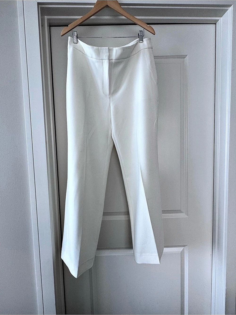 Chico's Straight Leg Pants in Winter White US Size 12R Like New